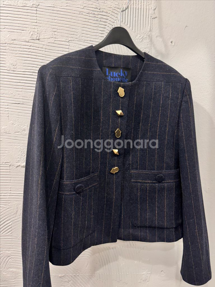 럭키슈에뜨 스트라이프 버튼 울자켓--2