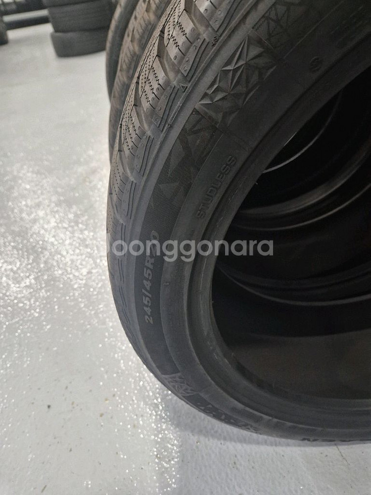 245/45R20 275/40R20 원터타이어팝니다--0