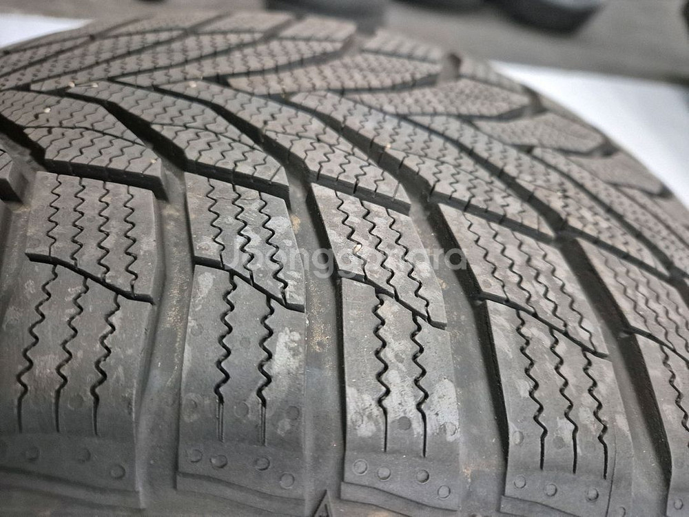 245/45R20 275/40R20 원터타이어팝니다--6