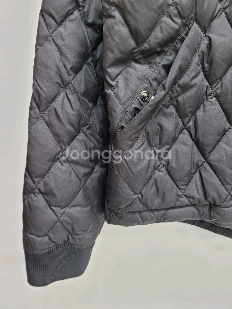BENETTON 22FW 덕다운 퀼팅 숏패딩 점퍼 85--12