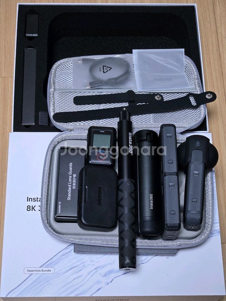 인스타360 X5 에센셜 번들 + @ 일괄 판매--0