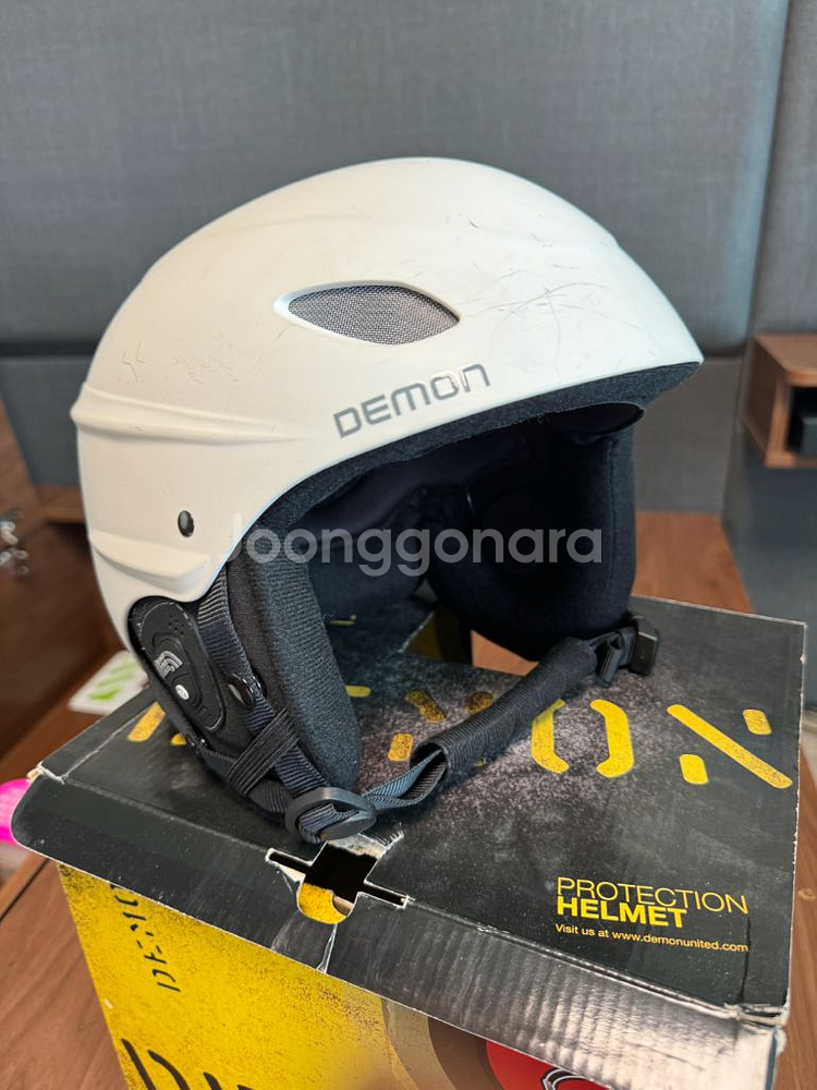 데몬 스키 헬멧 , 스키복, 장갑 세트--1