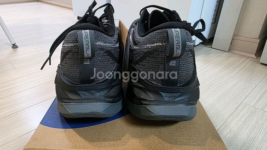 미착용 새상품 아식스 슈퍼블라스트2 275mm 블랙--2