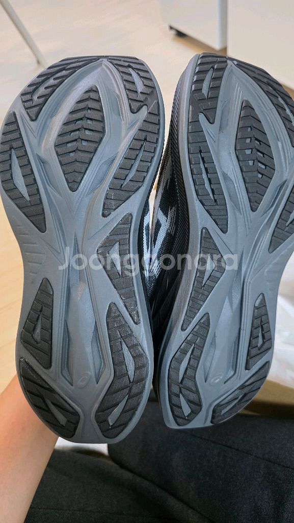 미착용 새상품 아식스 슈퍼블라스트2 275mm 블랙--6