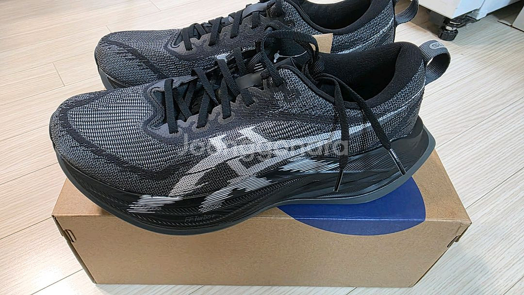 미착용 새상품 아식스 슈퍼블라스트2 275mm 블랙--3