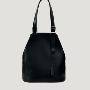 몽드몽드 솔더백 반값이하로 판매합니다.