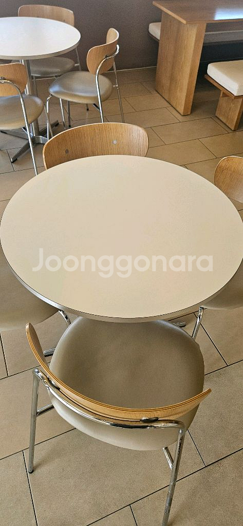 바이더하임제품 미드센츄리4인용 테이블의자세트 카페테이블--3