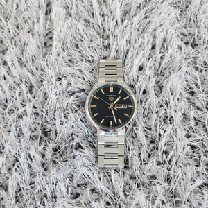 태그호이어 까레라 데이데이트 판매합니다(25년 9월)