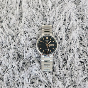 태그호이어 까레라 데이데이트 판매합니다(25년 9월)