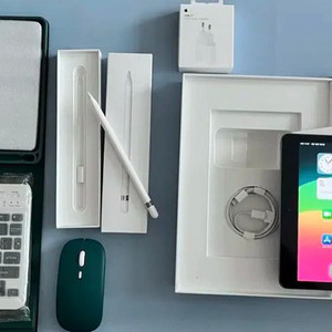 아이패드8세대32기가,애플펜슬1세대,블루투스 키보드케이