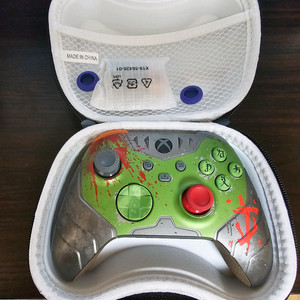 엑박 4세대 패드 둠 에디션 택포 5.5 당일발송!!