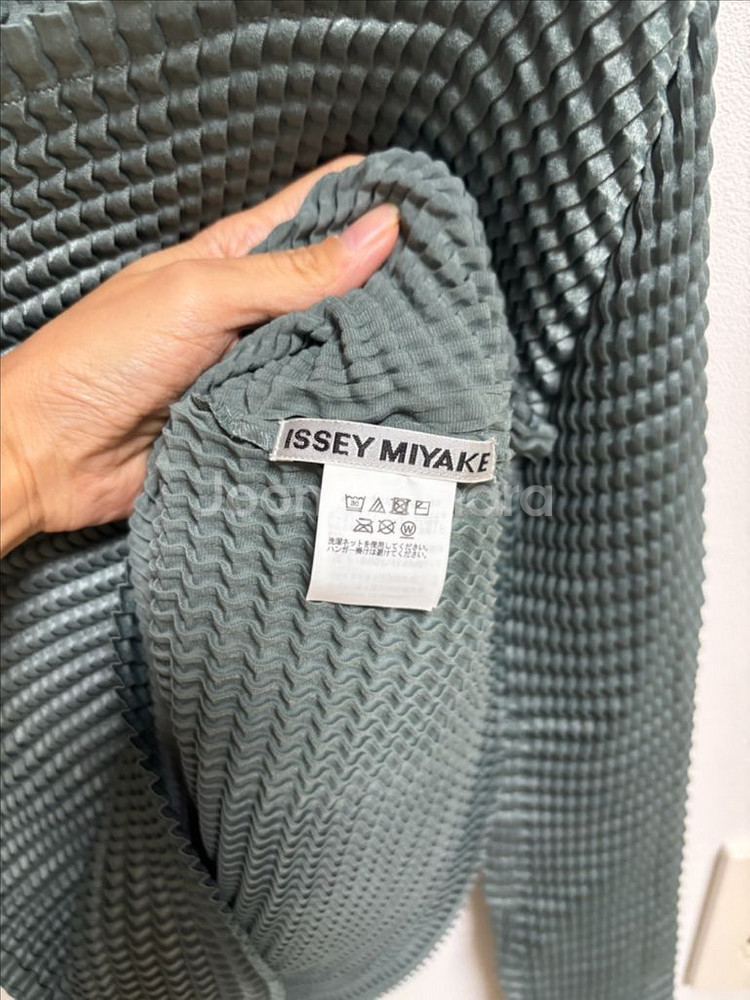 이세이미야케 스웨이드라이크 스퀘어 넥 탑--3