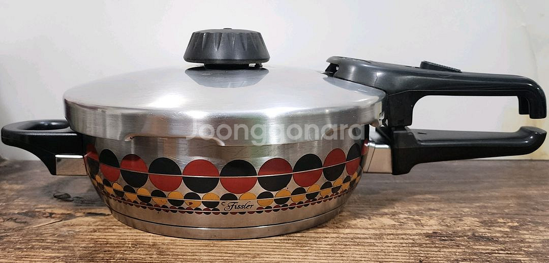 독일 휘슬러 솔라 2.5리터 2단 압력밥솥.--0