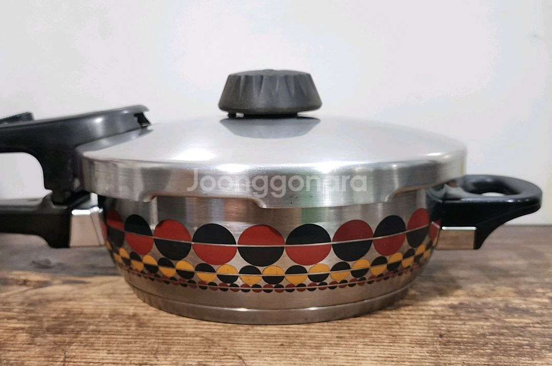 독일 휘슬러 솔라 2.5리터 2단 압력밥솥.--2