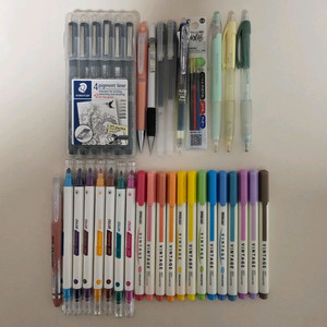 (반택포함) 학용품 일괄 (스테들러 라이너,제브라 샤프,프릭션 볼펜,무지 젤펜,수능 샤프...)