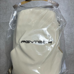 피지테크 원고 라이트 백팩 16L 크림