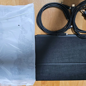 제우스랩 Z16 MAX PRO 휴대용 터치 포터블 보조모니터 팔아요.