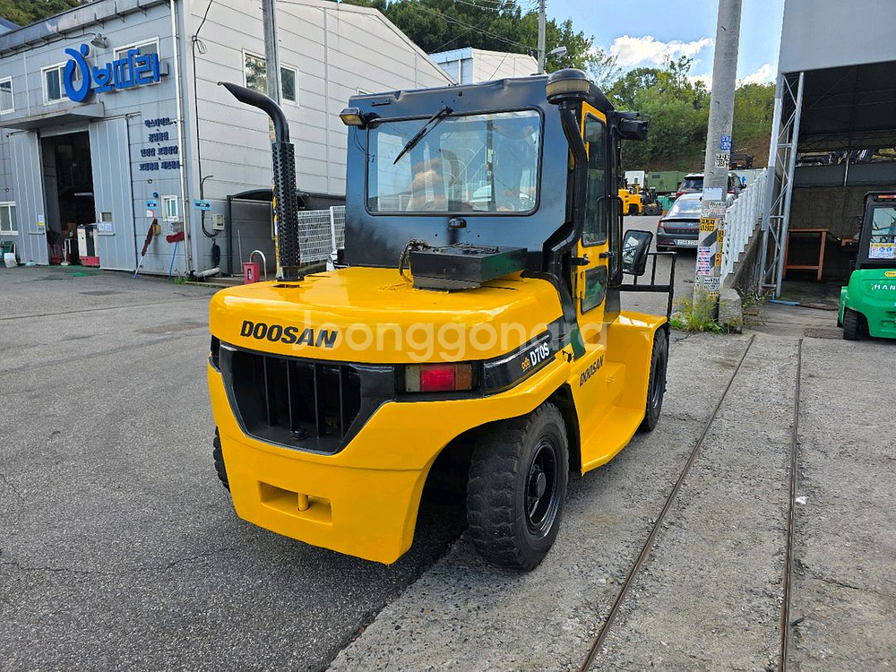 중고지게차 매매 두산 7톤 자동발 캐빈 디젤지게차 1650만원--0