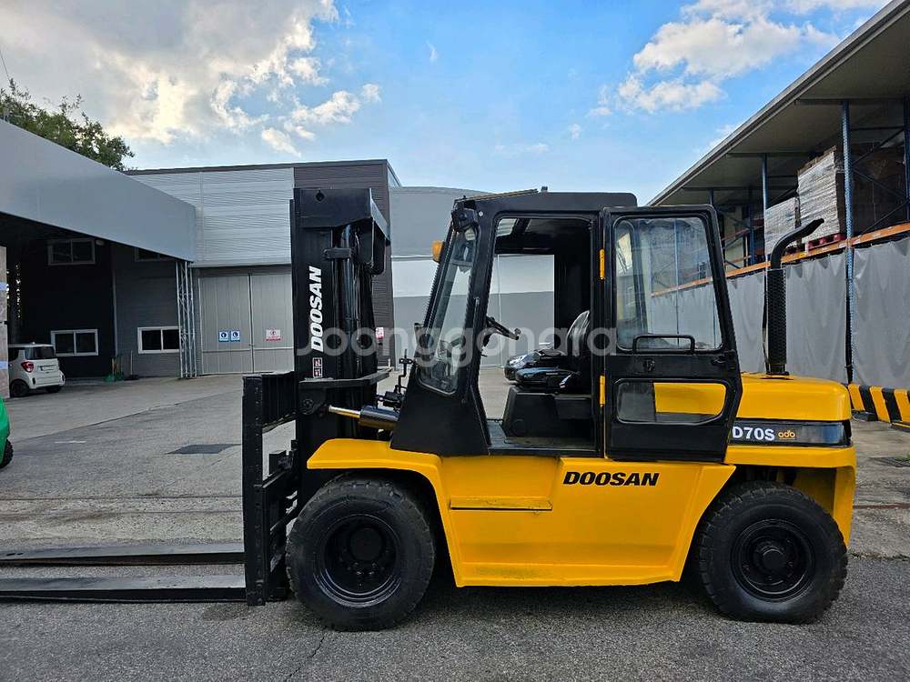 중고지게차 매매 두산 7톤 자동발 캐빈 디젤지게차 1650만원--6