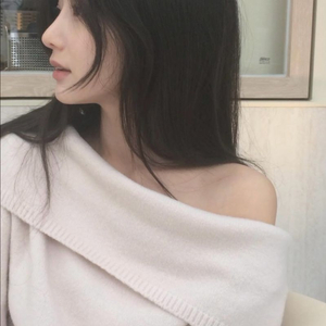 윤슬샵 카멜 오프숄더 니트 더바넷 타낫 온트