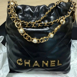 샤넬22미니진주 CC 로고 체인 투투백