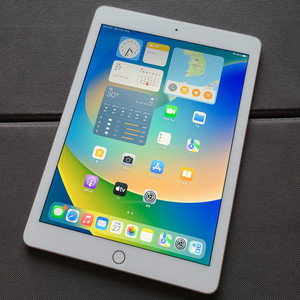 부산 아이패드 프로 9.7 128GB 와이파이 팝니다.