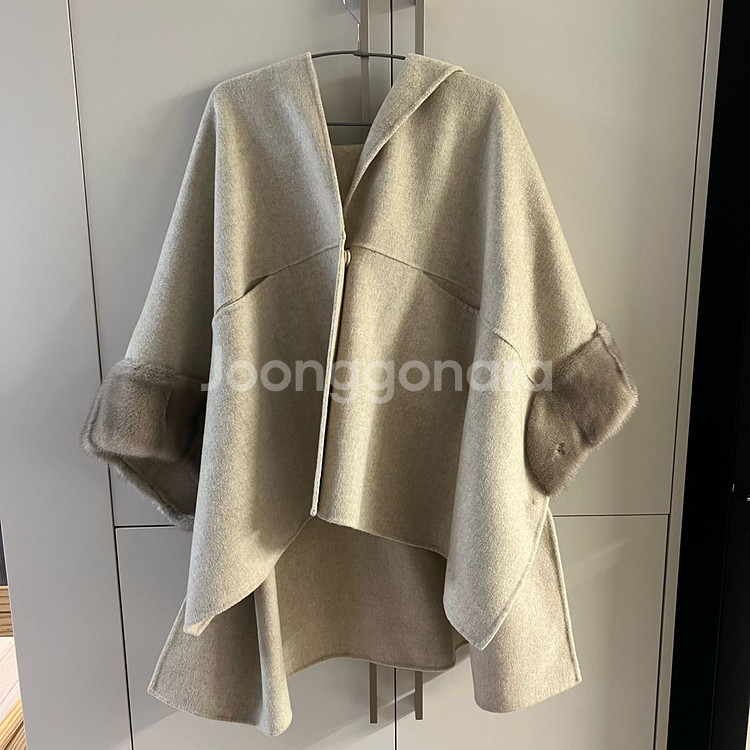 하프 밍크 케이프 코트--2