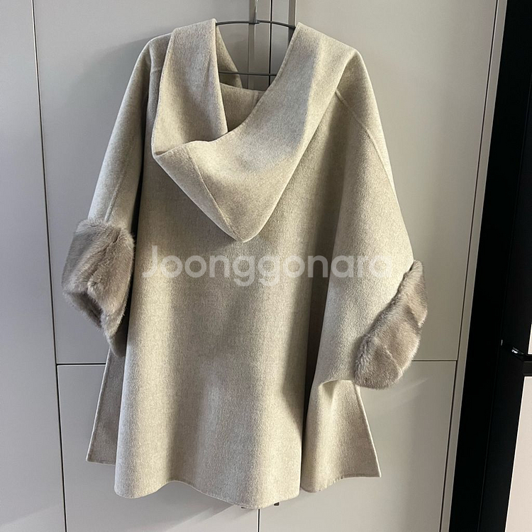 하프 밍크 케이프 코트--4