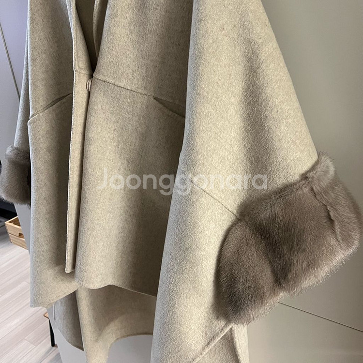 하프 밍크 케이프 코트--3