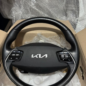 EV6 스티어링휠 핸들 판매 합니다