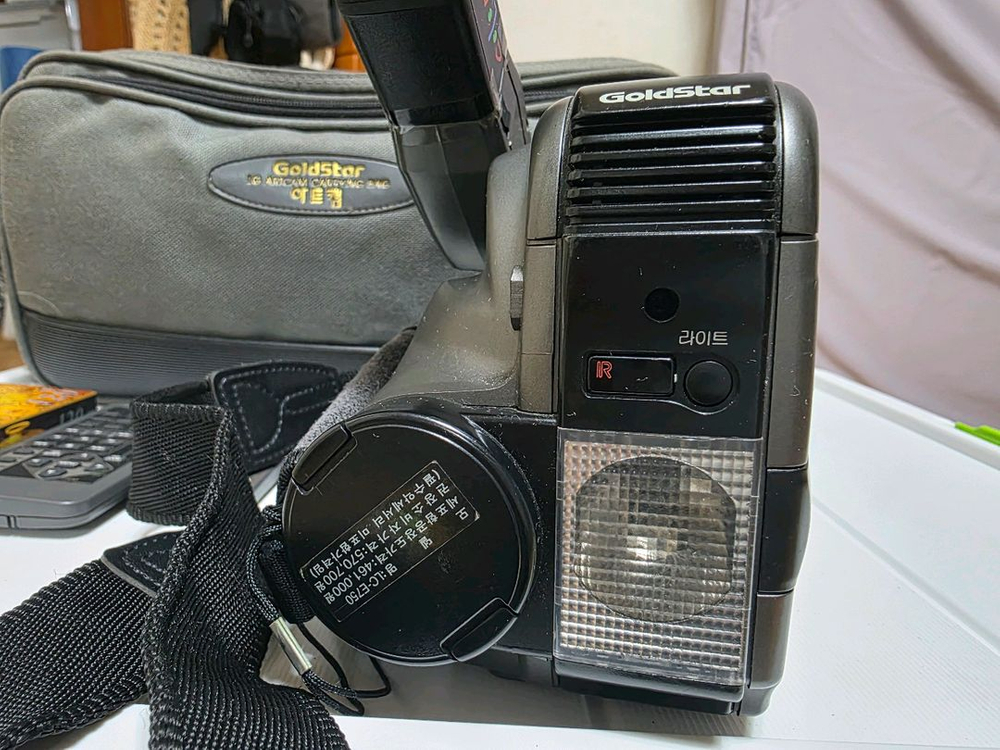 골드스타 8mm 캠코더 ARTcam LC-E750 / 작동불명 / 인테리어·소품용 이미지