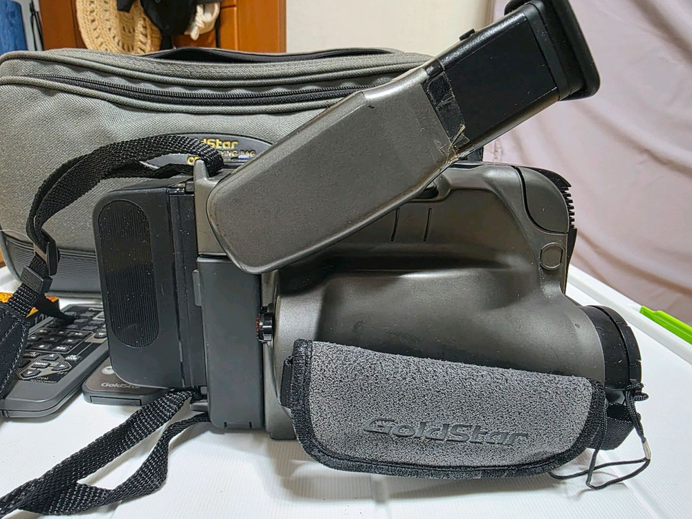 골드스타 8mm 캠코더 ARTcam LC-E750 / 작동불명 / 인테리어·소품용 이미지