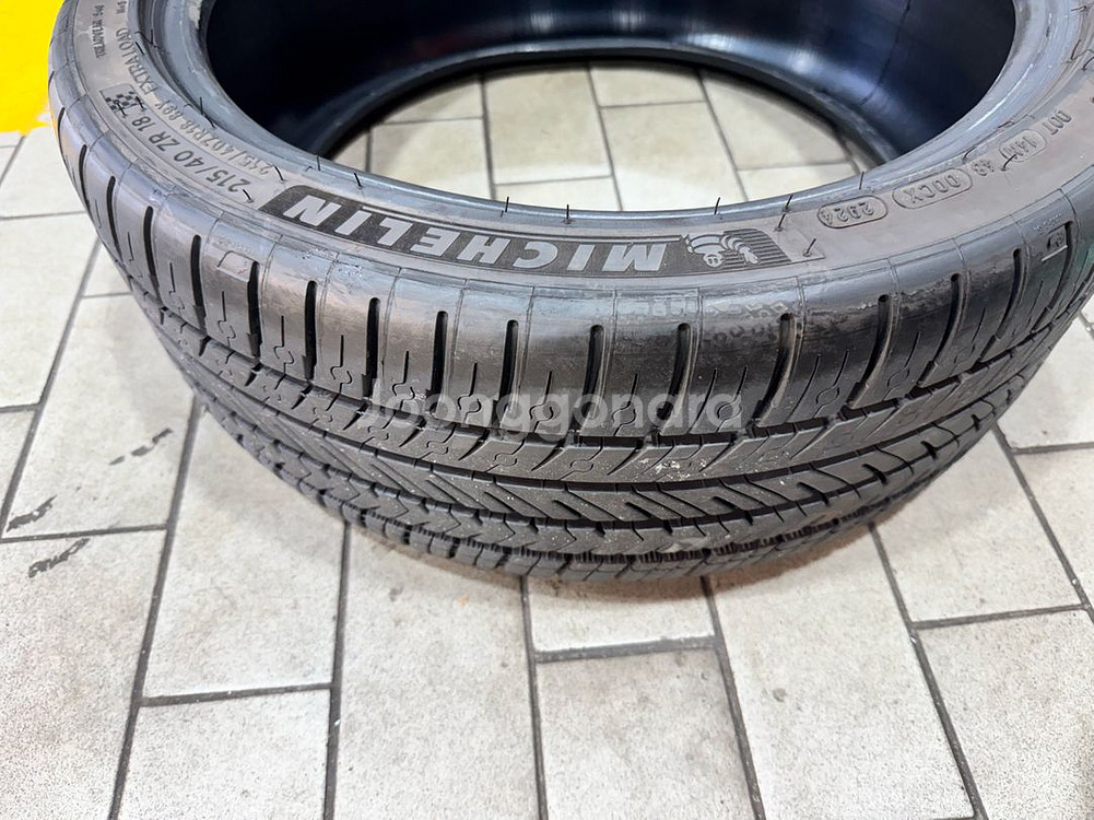 [택배가능]신품급 미쉐린 타이어 PSAS4 2짝 - 215 40 18--1