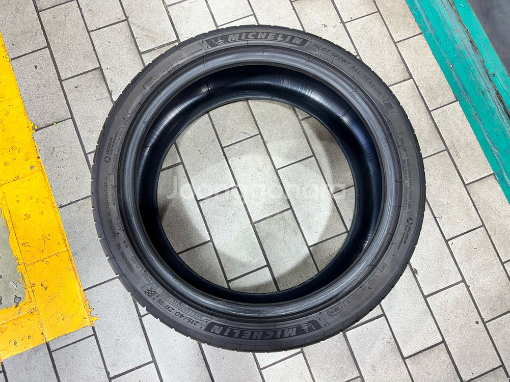 [택배가능]신품급 미쉐린 타이어 PSAS4 2짝 - 215 40 18--2
