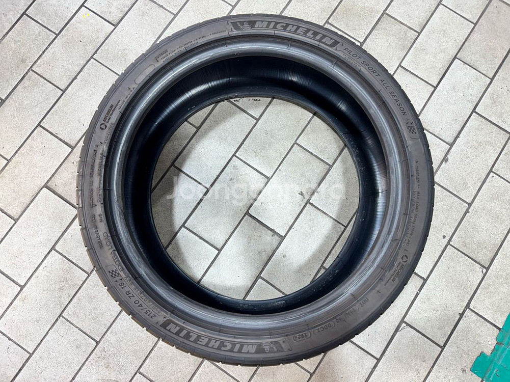 [택배가능]신품급 미쉐린 타이어 PSAS4 2짝 - 215 40 18--0