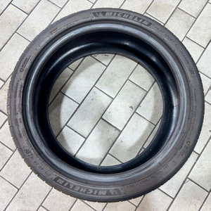 [택배가능]신품급 미쉐린 타이어 PSAS4 2짝 - 215 40 18