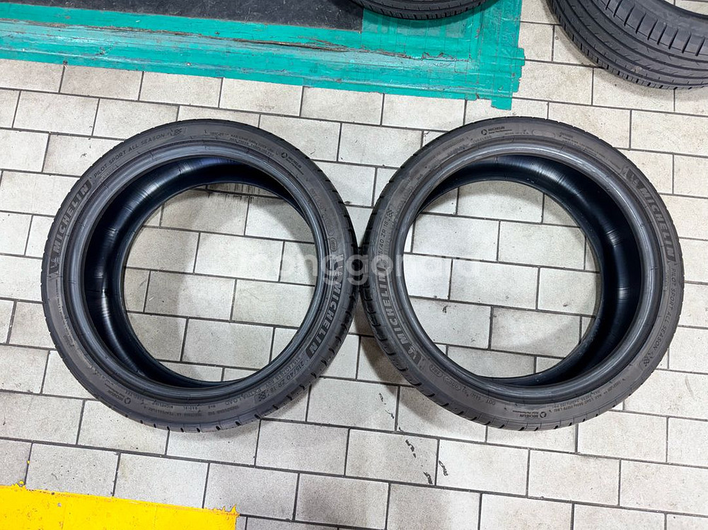 [택배가능]신품급 미쉐린 타이어 PSAS4 2짝 - 215 40 18--4