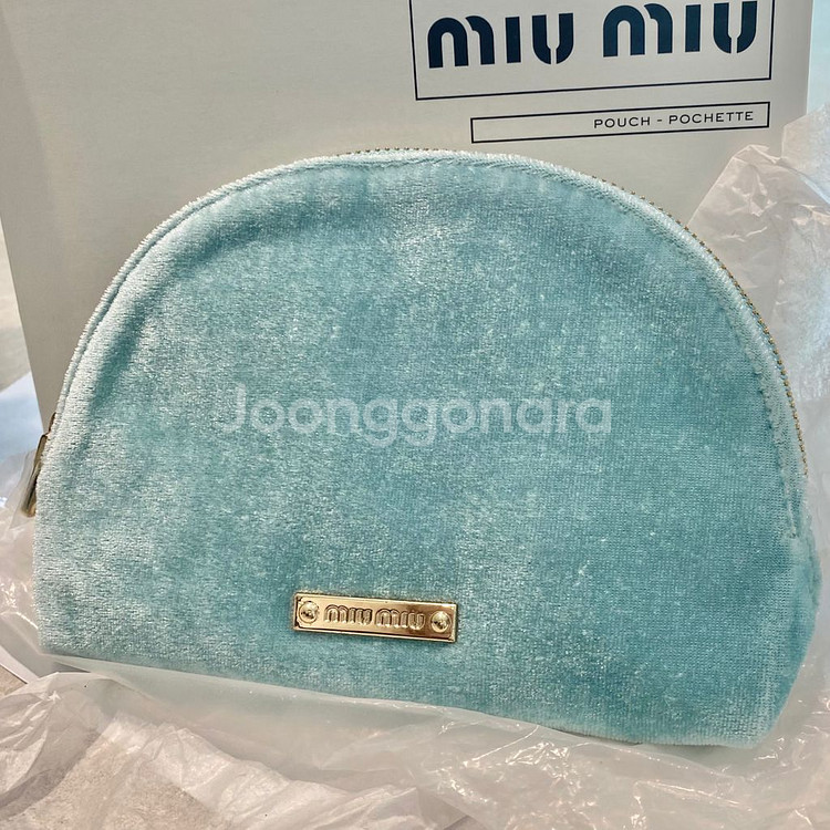 미우미우 펄블루 반달파우치 정품--0
