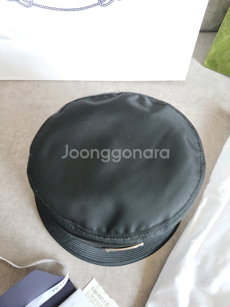 프라다 리나일론 버킷햇--2