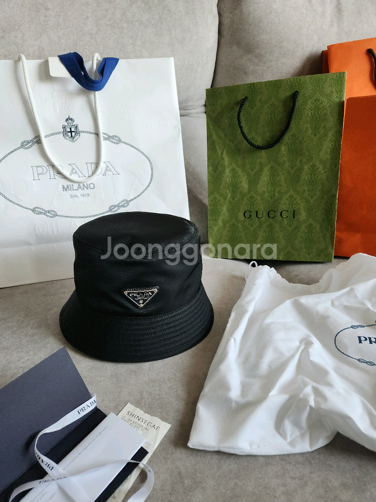 프라다 리나일론 버킷햇--0