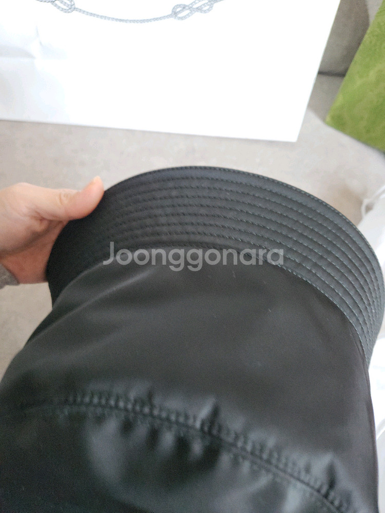 프라다 리나일론 버킷햇--1