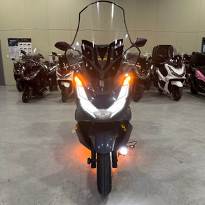 출퇴근이용차량 혼다 pcx125 22년형 1만km 소모품올교환 점검완료:)