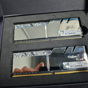 G.SKILL DDR4 4000 16GB 팝니다