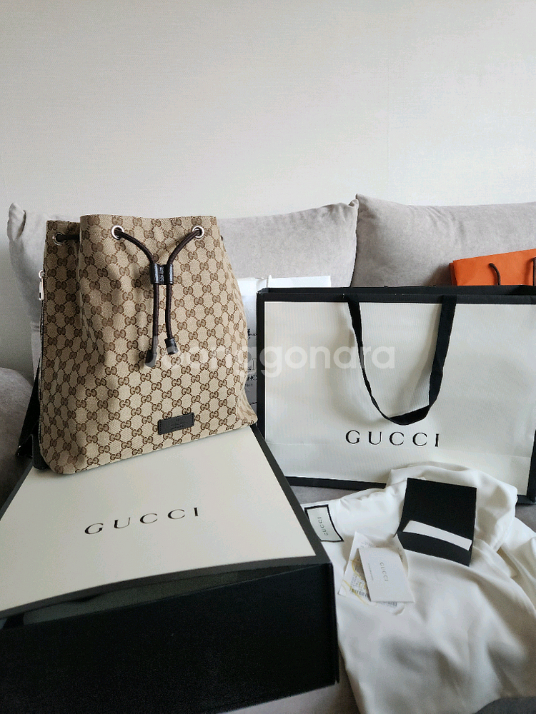 구찌 GG 캔버스 드로스트링백 정품 구찌 GG 자카드 버킷백 백팩 가방 풀박스 거의 새것--0