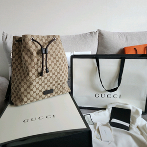 구찌 GG 캔버스 드로스트링백 정품 구찌 GG 자카드 버킷백 백팩 가방 풀박스 거의 새것