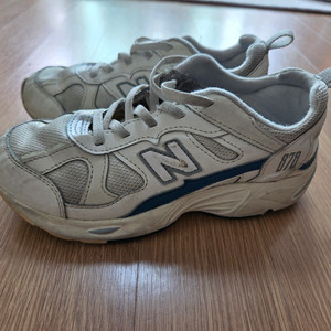 뉴발란스 990 운동화