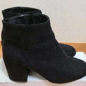 스웨이드 앵글통굽 부츠 235 (택포가)