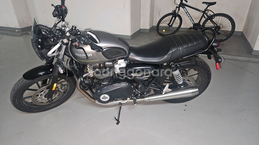 23년식 트라이엄프 스피드트윈900/정품 튜닝 다수--2
