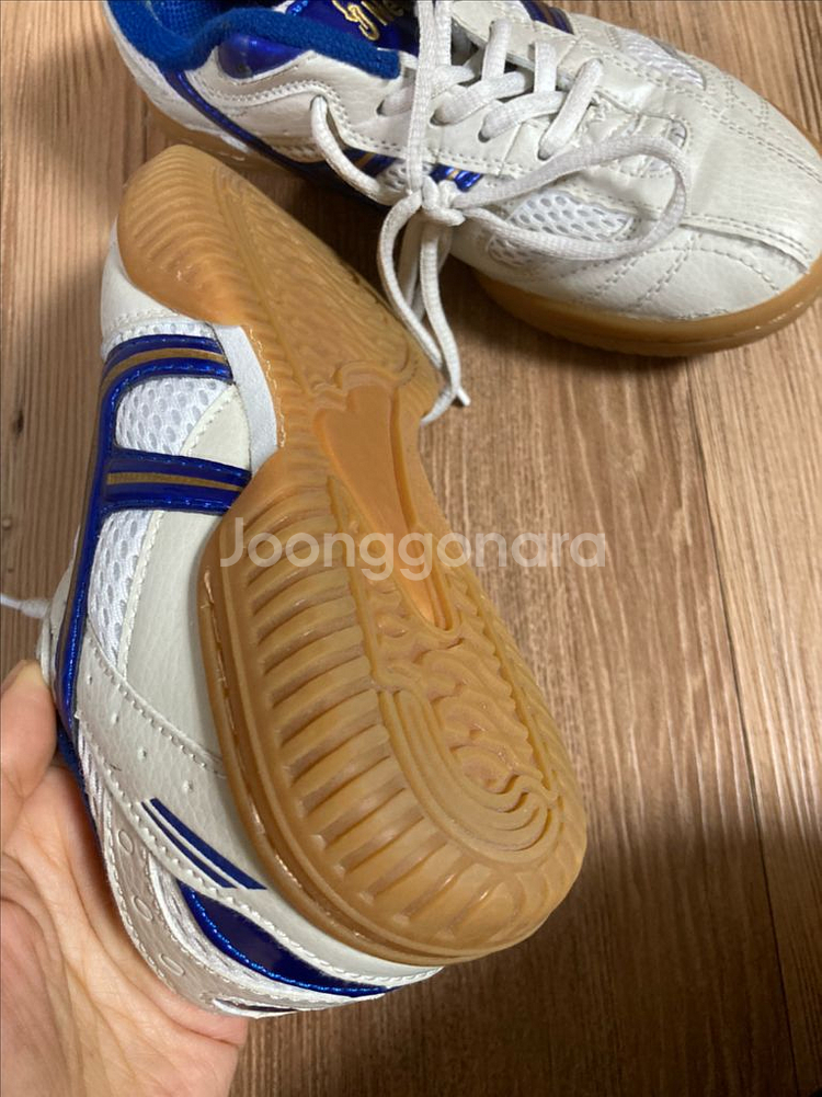 탁구화나 배드민턴화 스쿼시등 실내용운동화 235사이즈--4