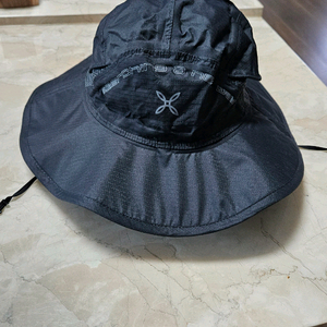 몬츄라 버킷 햇 새상품급 팝니다